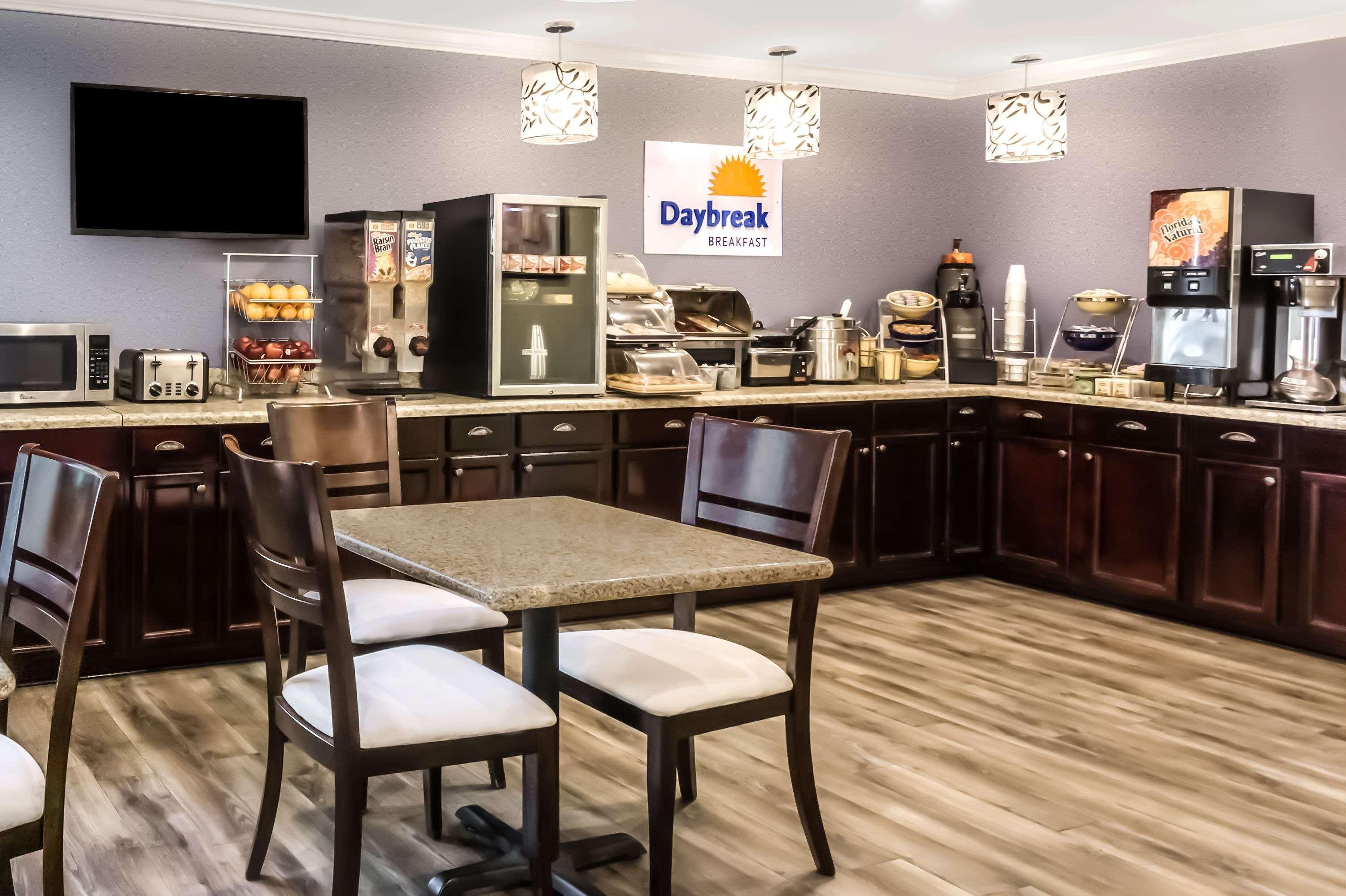 Days Inn Blakely Buitenkant foto